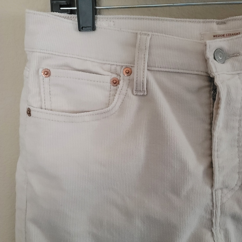 Levi's Wedgie Straight Ivory Corduroy High-Rise Cropped Pants - Picture 6 of 9